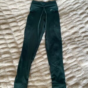 Aerie OFFLINE Warmup Hi Rise Leggings S Short Forest Green Pockets